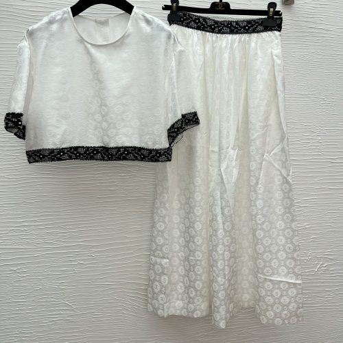 Casual set. Womens dress