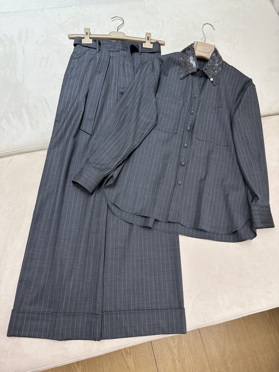 Casual set. Womens dress